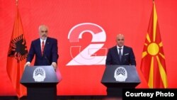 Прес конференција во Владата во Скопје на македонскиот премиер Димитар Ковачевски и албанскиот претседател Еди Рама по втората меѓувладина седница 