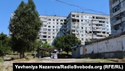 Пошкоджені унаслідок обстрілів багатоквартирні будинки у селищі Степногірськ, Запорізька область, 1 серпня 2023 року, фото ілюстративне