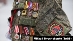 Російських загарбників в музеях «СВО» подають як героїв. Таким чином жителям в окупації насаджують російські наративи про сучасну війну РФ проти України, зазначають історики