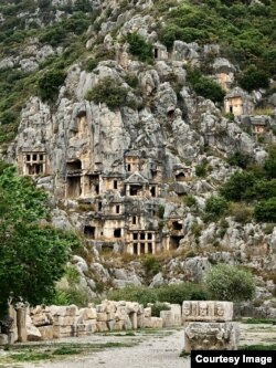 Necropola Myra din sudul Turciei, fotografiată de Arsenii Vesnin.