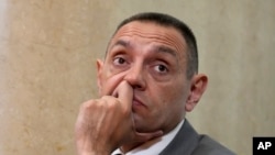 Александар Вулин