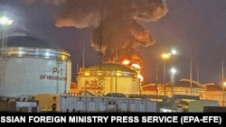 Пожежа на нафтобазі біля Кримського мосту в селищі Волна, Таманський півострів, Краснодарський край (Кубань), Росія, 3 травня 2023 року, ілюстративне фото