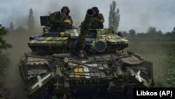 Український танк поблизу Бахмуту на Донеччині, 17 червня 2023 року