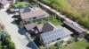 90.000 de români au fost admiși la sesiunile din vară ale programului Casa Verde. Programul a fost însă suspendat, după ce una dintre companiile care nu a fost admisă pe lista instalatorilor a dat în judecată AFM.