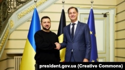 Президент України Володимир Зеленський і прем’єр-міністр Бельгії Александр Де Кроо (праворуч). Брюссель, 11 жовтня 2023 року