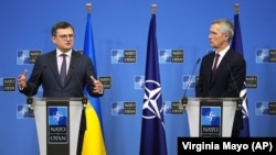 Дмитро Кулеба у Брюсселі на зустрічі високого рівня Україна-ЄС-НАТО разом з генсекретарем Єнсом Столтенберґом 