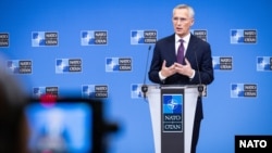 Колишній прем’єр-міністр Норвегії Єнс Столтенберґ очолює західний військовий альянс з 2014 року.