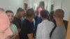 Жители на Оризари упаднале во ЕВН Куманово, вработените ги напуштиле работните места
