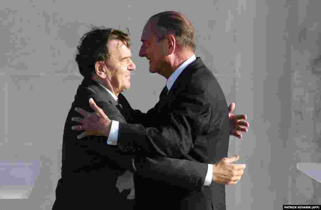 În timpul comemorării Zilei Z din 2004, cancelarul german Gerhard Schroeder și președintele francez Jacques Chirac s-au îmbrățișat, marcând o piatră de hotar în relațiile franco-germane. 