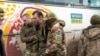Част от украинските затворници са ранени, но казват, че се радват, че са у дома. 