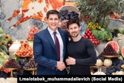 Osnivač Telegrama Pavel Durov (desno) s Otabekom Umarovim u Taškentu u junu 2024.