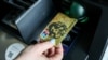 Клієнтів попередили про можливі проблеми з картами Union Pay