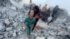 Reakcije Palestinaca nakon izraelskog napada u blizini škole koja pruža sklonište raseljenim osobama, u Kan Junisu, jug Pojasa Gaze, 3. jula 2024.