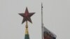 МЗС Киргизстану рекомендувало своїм громадянам, які «не мають вагомих підстав для виїзду до РФ», тимчасово утриматися від поїздки – до скасування додаткових заходів безпеки.
