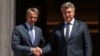 Прем’єр-міністр Греції Кіріакос Міцотакіс вітає прем’єр-міністра Хорватії Андрея Пленковича в Афінах, 21 серпня 2023 року 
