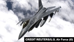 Літак F-16
