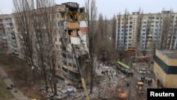 Багатоквартирний будинок, пошкоджений ударом російського безпілотника в Одесі, 2 березня 2024 року