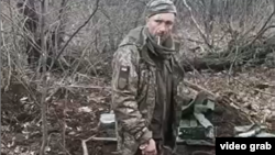 6 березня було оприлюднене відео, на якому, ймовірно, російські військові розстрілюють беззбройного чоловіка в українській військовій формі після того, як він каже «Слава Україні»