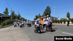 Майыптыгы бар адамдарды жүрүшү. Чолпон-Ата шаары. 19-август. 
