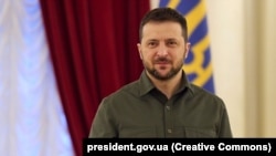 Станом на початок широкомасштабного військового вторгнення Росії в Україну 91% українців, за даними соціологів, підтримували дії президента Володимира Зеленського