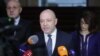Николай Габровски (в средата) говори пред медиите заедно с Томислав Дончев и Десислава Атанасова от ГЕРБ.