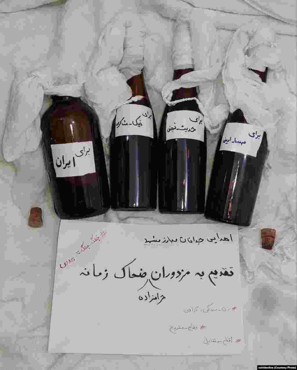 برخی معترضان با کوکتل مولوتوف دست‌ساز در مقابل نیروهای حکومتی استفاده می‌کنند.