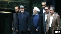 حسن روحانی ساعت هشت صبح وارد مجلس شد