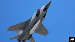 Російського МіГ-31К є носієм «Кинджалів»