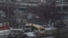 Дві автоматні черги по автівці з жінками, що виїжджала «зеленим коридором» із Маріуполя – свідчення