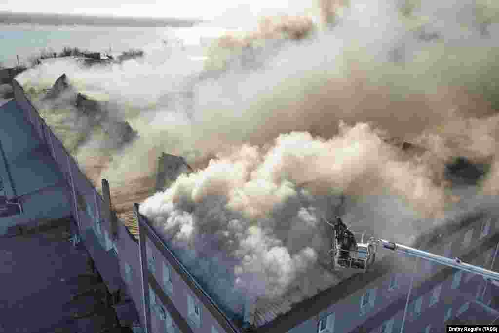 November 30: Firefighters battle a blaze at a warehouse and production facility for plastics in Volgograd in southwest Russia. The fire covered an area of some 1,500 square meters and took eight hours to extinguish. No casualties were reported. 