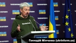 За словами Олександра Ткаченка, напередодні «Євробачення» представники EBU пояснили відмовою «людською помилкою»