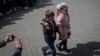 Без води, але з гривнею та фільтраційними таборами. Як зараз живуть окуповані частини Донбасу