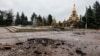Наслідки обстрілів Мар’їнки фосфорними снарядами із російських реактивних систем залпового вогню та іншого важкого озброєння. 14 квітня, 2022 року, ілюстративне фото
