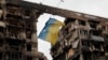 «Взагалі я людина проукраїнська, соціальноактивна. У Маріуполі у моїй кімнаті у гуртожитку висіли портрети Шевченка і Бандери»