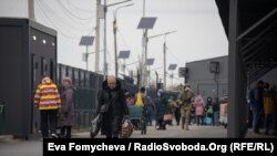 Застосунок «Вдома», самоізоляцію та тестування під час перетину КПВВ вирішили зробити необов’язковими