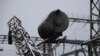Наслідки ракетного обстрілу Росії на одному з енергетичних підприємств України