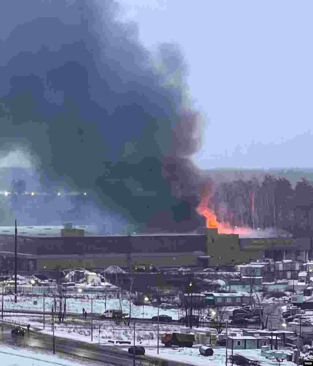 December 12: A fire that collapsed part of the roof of the Stroipark shopping center in Balashikha, just east of Moscow. According to Russian media reports, an employee of the shopping center received burns to his respiratory tract while trying to put out the blaze before firefighters arrived. 