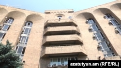 Կառավարության 3-րդ մասնաշենքը, արխիվ