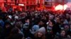 Во Франција, клучна недела за пензиските реформи во парламентот и на улиците