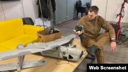 Адпраўка бесьпілётнага апарата «Арлан-10» кур'ерскай службай