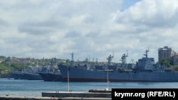 Кораблі Чорноморського флоту Росії біля Мінної стінки у Південній бухті