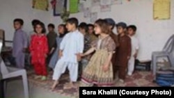 د ایجوکېشن فار آل مالي مرستې ترلاسه کوونکي ماشومان