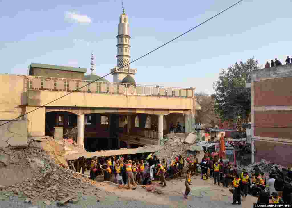 The intensity of the blast caused large parts of the two-story building in the compound of the city's police headquarters to collapse. 