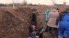 Acum o săptămână, din Mariupol apăreau primele imagini cu o groapă comună în care erau îngropate victimele atacurilor armatei Rusiei. 