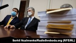 Петро Порошенко в залі суду, Київ, 17 січня 2022 року