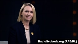 «Ми хочемо підтримати Україну, але хочемо, щоби підтримка була одночасно від нас і від решти світу», – зазначає посол Брінк