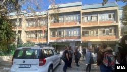 Полиција по дојава за бомба во училиште пред неколку денови.