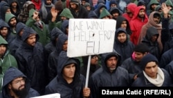 Протест на бегалци и мигранти во кампот Липа во БиХ