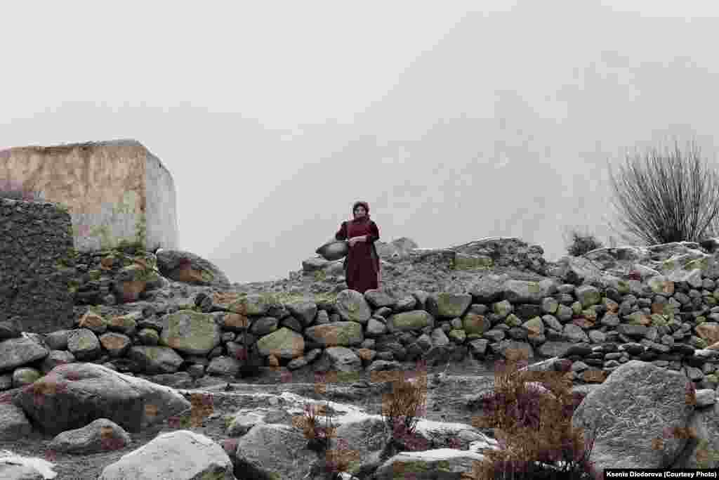 Ksenia Diodorova spent the month of January 2014 in the Bartang valley of Tajikistan's mountainous Gorno-Badakhshan province. She lived with local residents whose sons, daughters, siblings, or parents are working in Russia. 