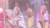 د هند په یو ښار کې کونډې هم هولي لمانځي